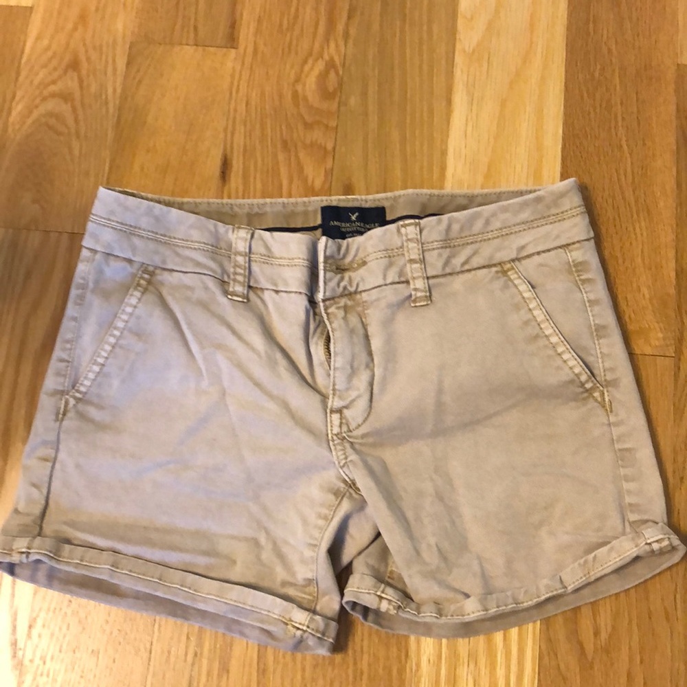 SUMMER FLASH SALE - American Eagle khaki shorts